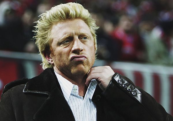 
                <strong>Boris Becker anno 2006</strong><br>
                Boris Becker sieht man oft bei Fußballspielen des FC Bayern und der Deutschen Nationalmannschaft. Der etwas zweifelnde Blick galt 2006 wohl der DFB-Elf, die im Vorfeld der WM im eigenen Land wenig Mut auf ein gutes Turnier machte - zum Glück war das ein Irrtum.
              