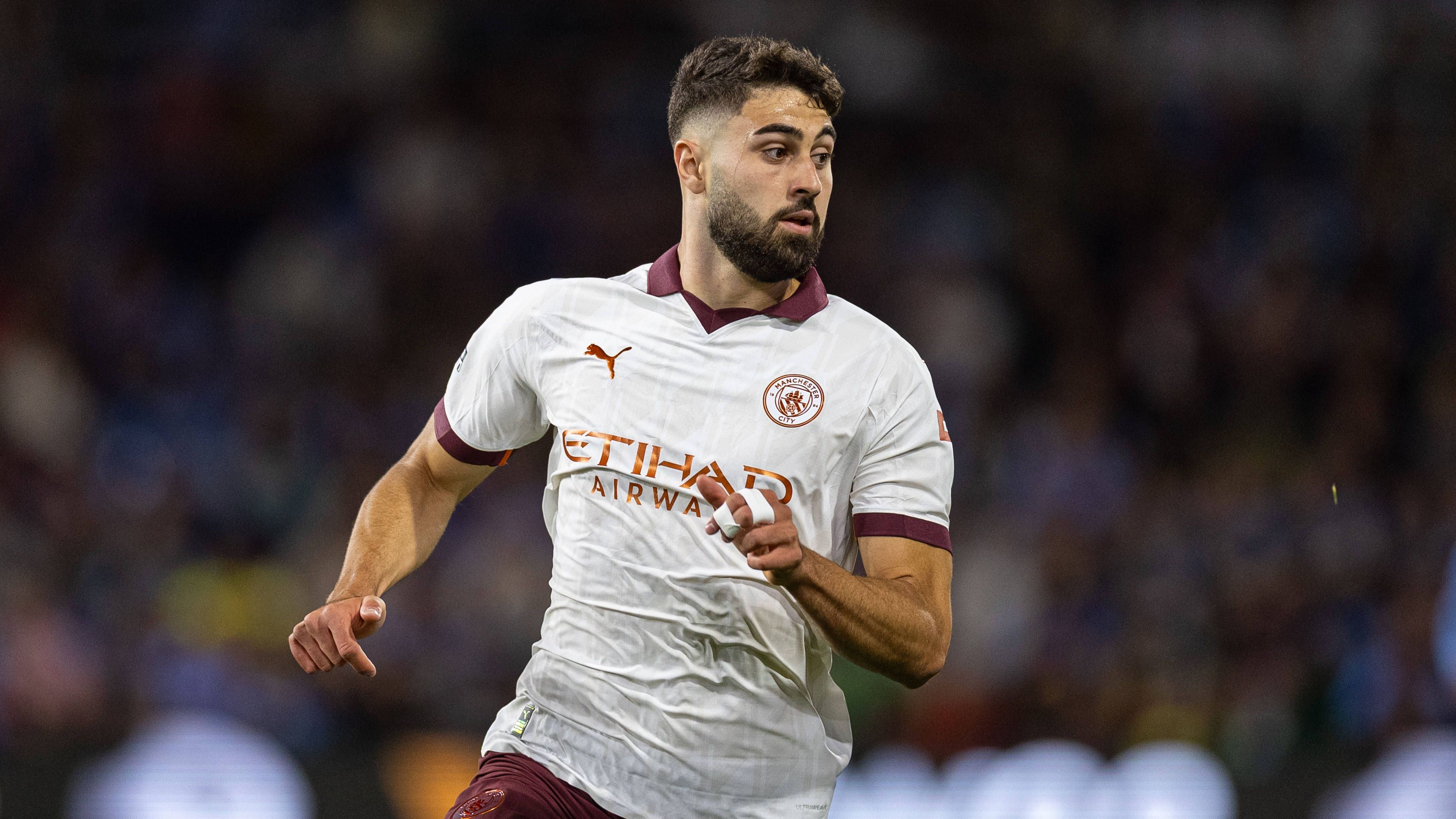<strong>Platz 13: Josko Gvardiol (von RB Leipzig zu Manchester City)</strong><br>Anfang August 2023 verließ der kroatische Verteidiger Josko Gvardiol RB Leipzig und schloss sich Champions-League-Sieger Manchester City an. Leipzig kassierte für den Transfer <strong>90 Millionen Euro</strong> – damit ist Gvardiol der teuerste Abwehrspieler der Geschichte. Abgesehen von Wirtz ist der Abwehrhüne der einzige Spieler in der Liste, der aus der Bundesliga nach England kam.
