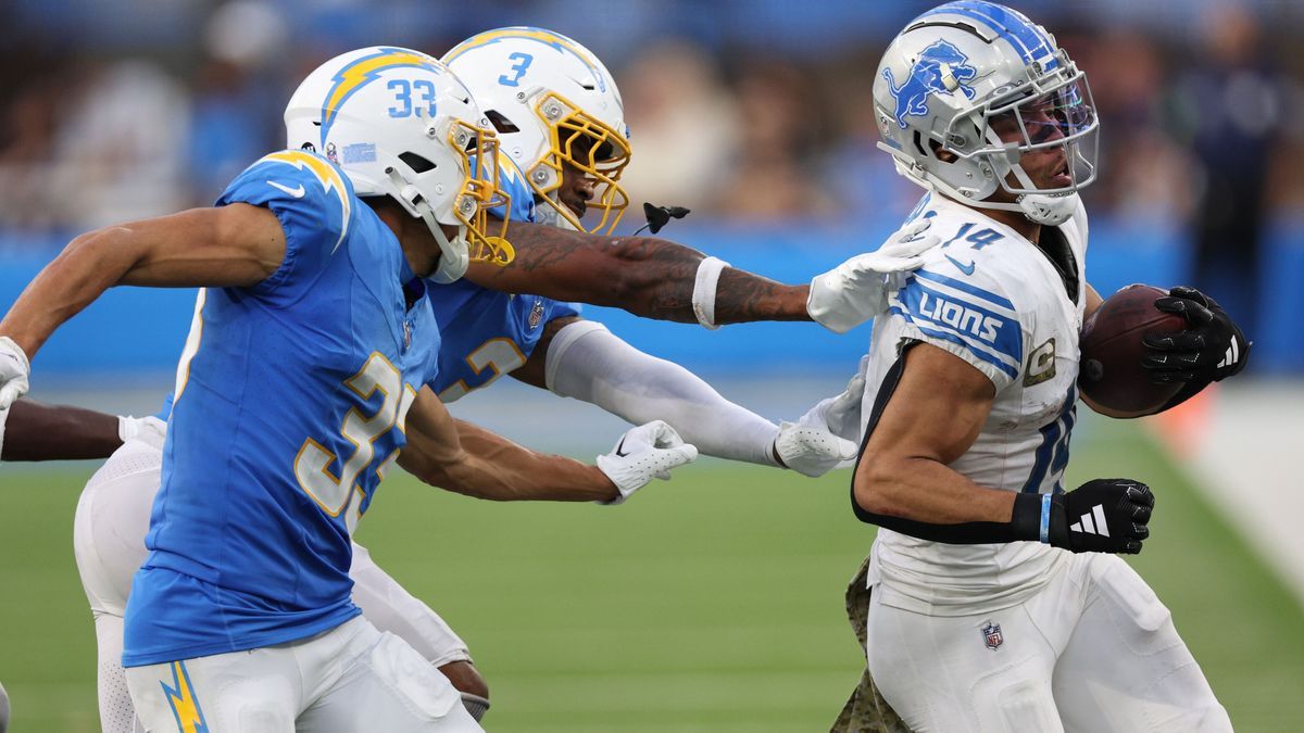 Detroit Lions v Los Angeles Chargers
