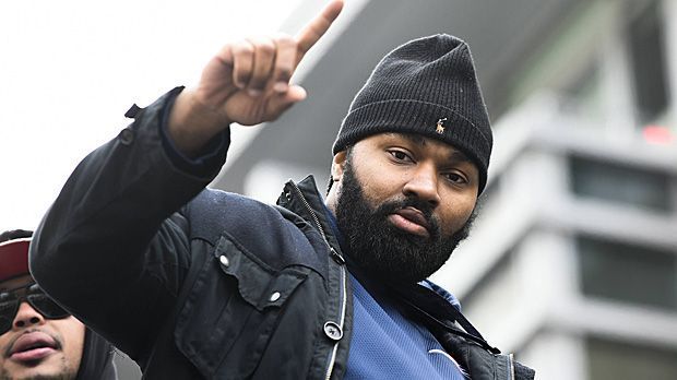 
                <strong>Jerod Mayo (New England Patriots)</strong><br>
                Der Linebacker gibt eine Woche vor seinem 30. Geburtstag seinen Abschied bekannt. Acht Jahre lang hält er dem Team aus Foxborough die Treue und ist seit dem 1. Februar 2015 stolzer Besitzer eines Meister-Rings.
              