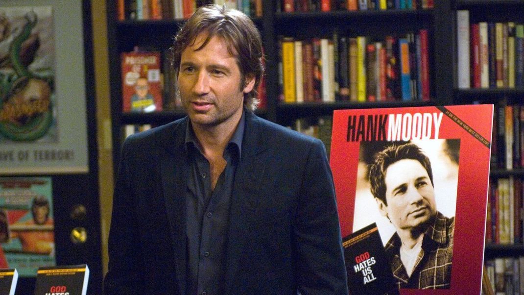 In "Californication" führt Hank Moody (David Duchovny) als Schriftsteller in L.A. ein wildes Leben voller Sex, Drogen und Partys.