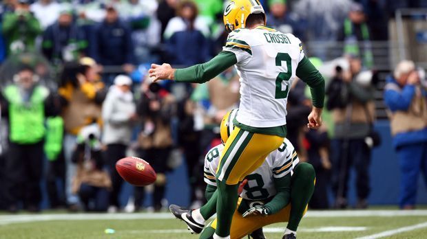 
                <strong>Mason Crosbys Playoff-Serie</strong><br>
                In den Playoffs ist Mason Crosby Mister "100 Prozent": In der Divisional Round versenkt der Kicker der Green Bay Packers sein 20. Field Goal nacheinander in der Postseason. Damit übertrumpft der 31-Jährige die bisherige Bestmarke, die David Akers hielt.
              