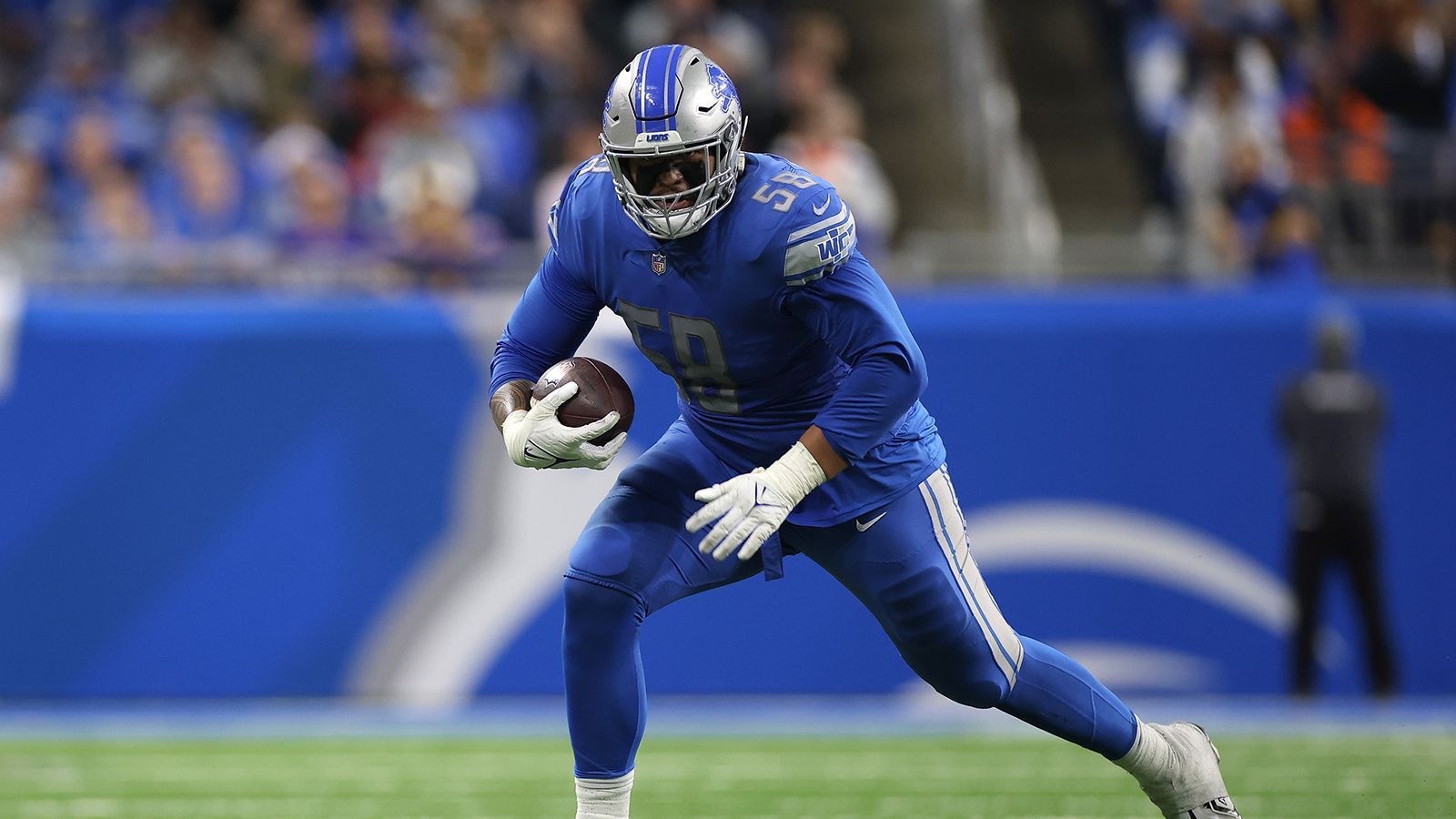 
                <strong>Detroit Lions</strong><br>
                Unter dem Namen Portsmouth Spartans traten die heutigen Detroit Lions erstmals 1928 in Erscheinung. Der erste bekannte Team-Besitzer ist George Richards, der die Spartans für 25.000 US-Dollar kaufte und 1934 nach Detroit lotste. 
              