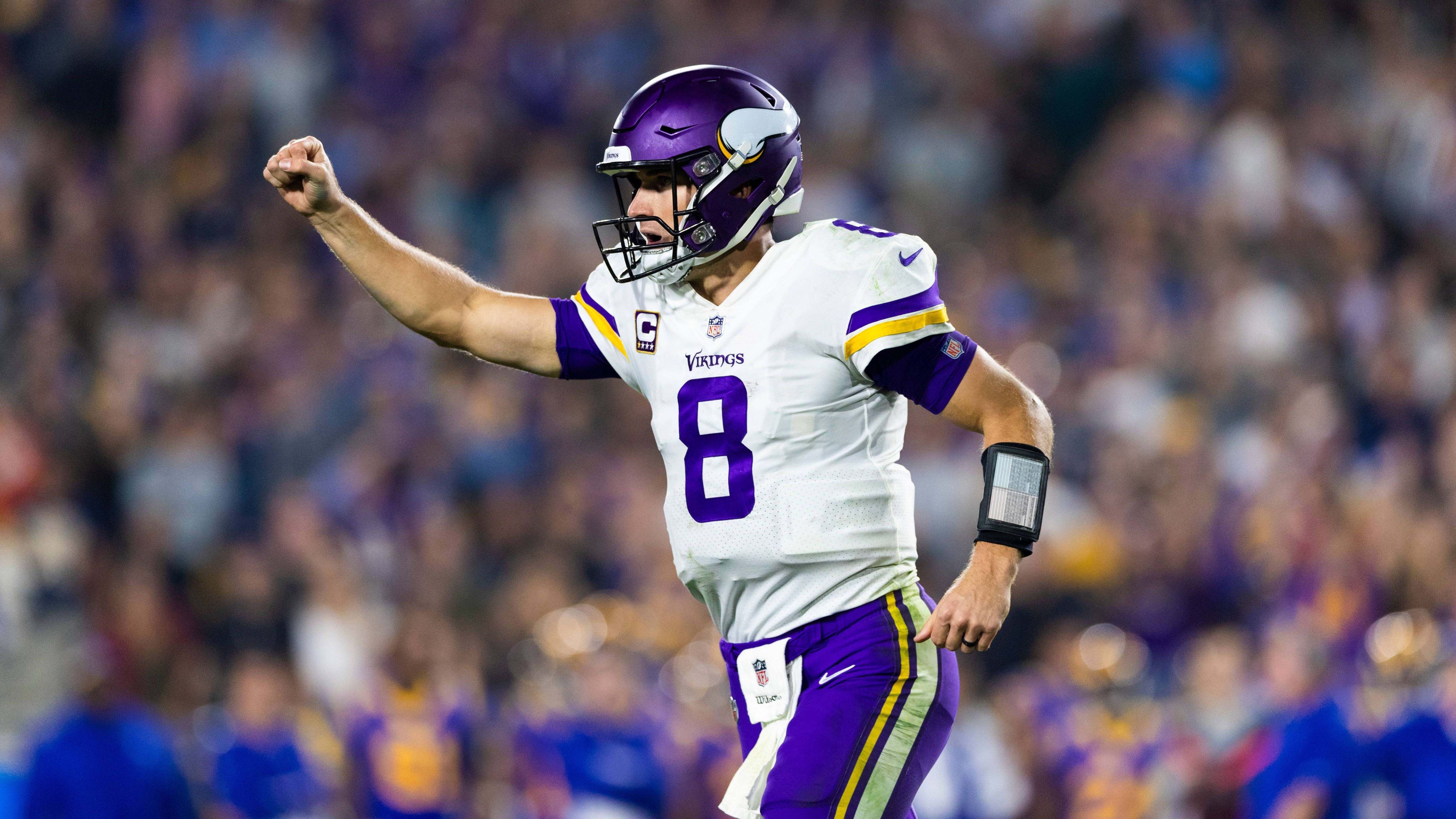 
                <strong>Kirk Cousins</strong><br>
                Vikings-QB Kirk Cousins verewigte sich ebenfalls mit einem perfekten Passer-Rating in der NFL-Geschichte. 2015 vermöbelte er die New Orleans Saints, wobei er vier Touchdowns und 324 Yards weit warf. Damals war der 30-Jährige allerdings noch für die Washington Redskins aktiv. 
              