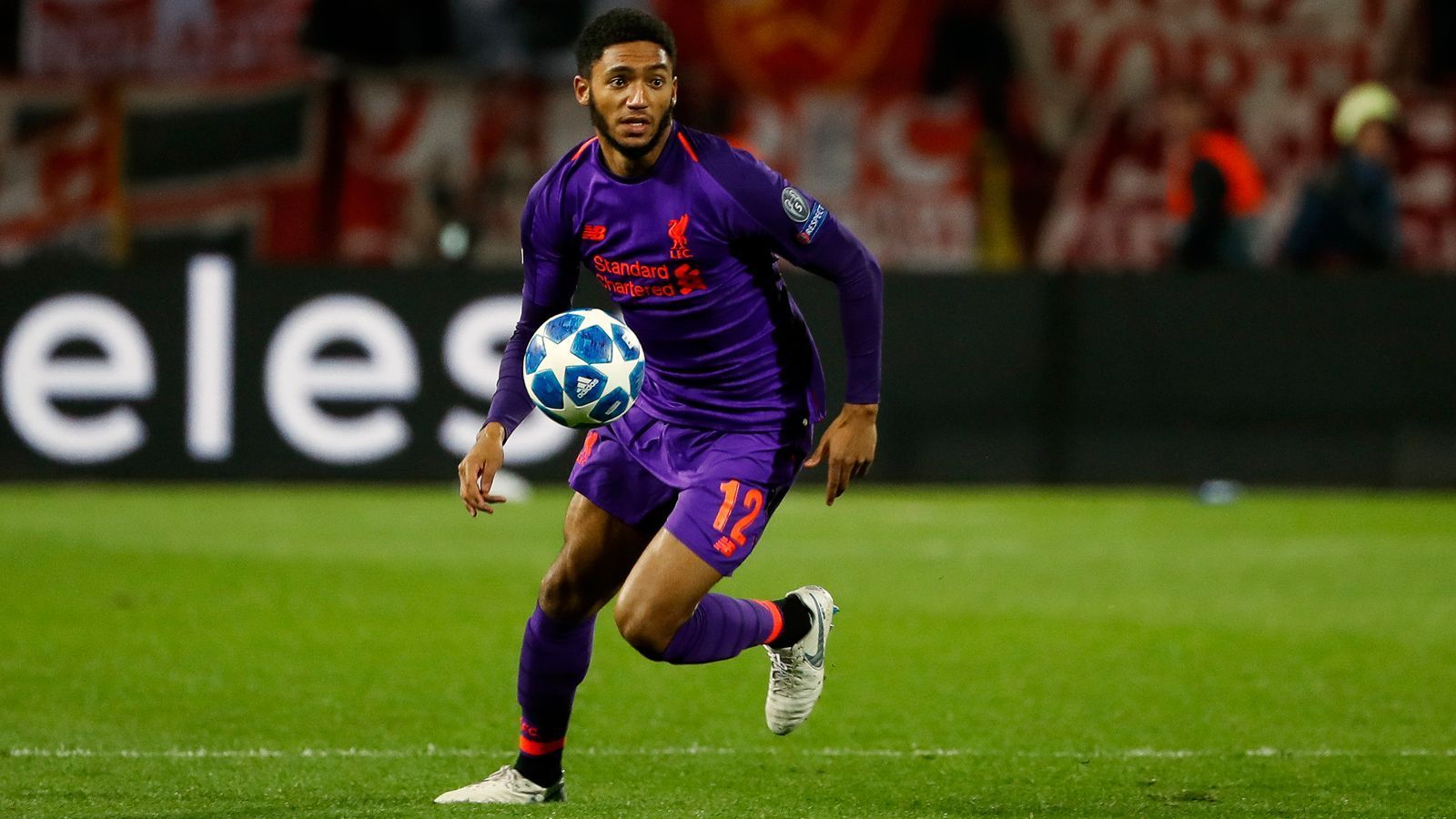 
                <strong>Abwehr - Joe Gomez (FC Liverpool)</strong><br>
                Ablöse: 4 Millionen EuroVerpflichtet von: Charlton Athletic
              