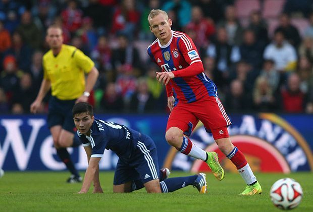 
                <strong>FC Bayern beim Paulaner-Cup</strong><br>
                Am Ende setzen sich die Profis locker mit 5:1 durch. Milos Pantovic (69./80.), Michael Eberwein (76.) und Xabi Alonso (85.) erzielen neben Müller die weiteren Treffer für den Tabellenführer der Bundesliga.
              