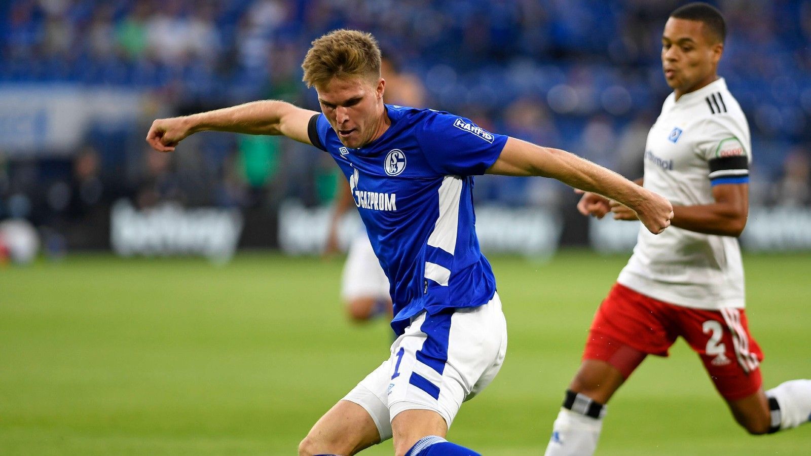 
                <strong>Marius Bülter (FC Schalke 04)</strong><br>
                Als Stürmer neben Terodde kann sich der frühere Union-Profi immer wieder gut in Szene setzen. So bereitet Bülter den Schalker Führungstreffer durch einen perfekt getimten Pass in die Tiefe ideal vor, hat in weiterer Folge auch selbst die ein oder andere Abschlussgelegenheit. ran-Note: 3
              