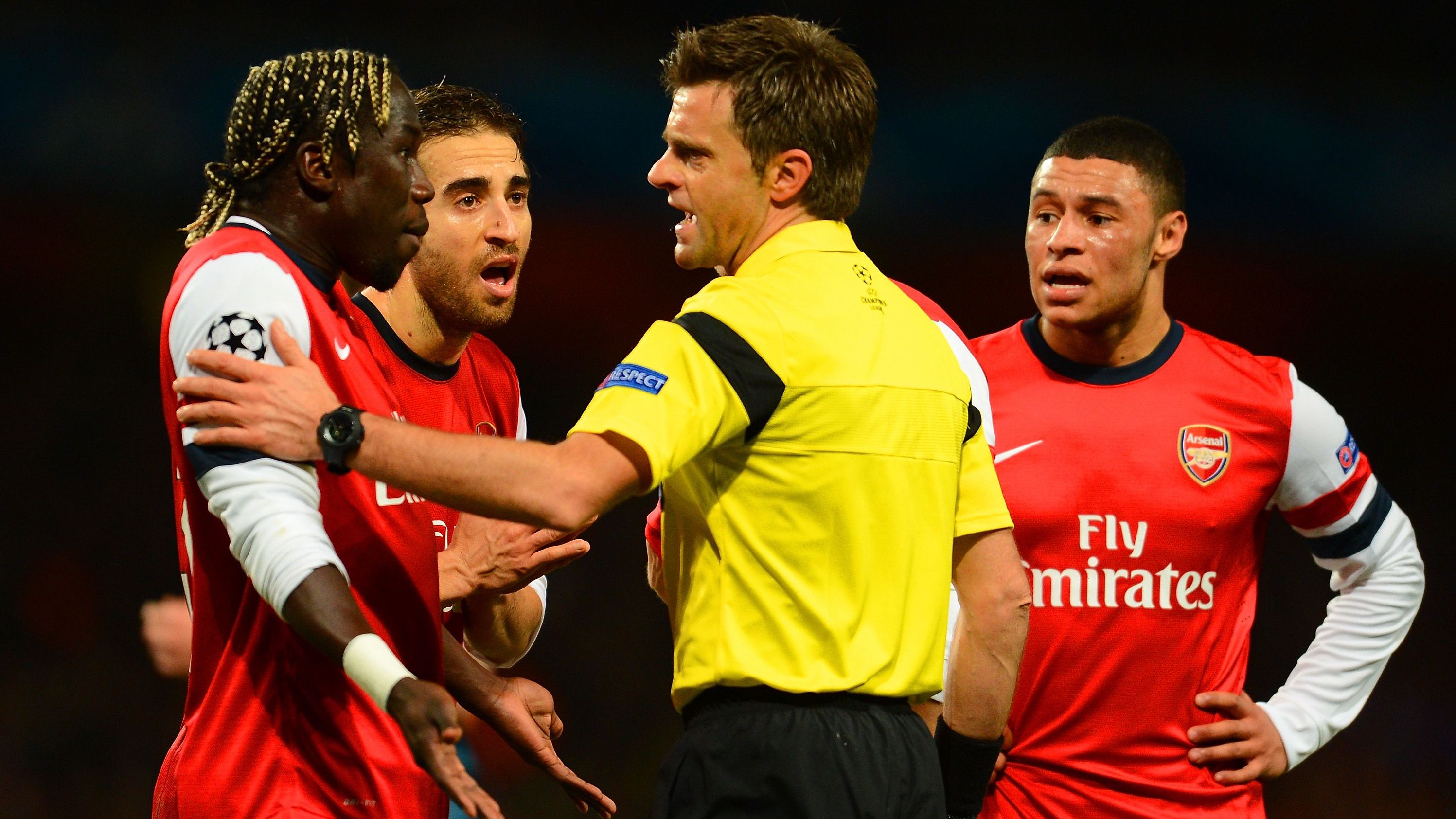 <strong>Achtelfinale 13/14: FC Arsenal - FC Bayern 0:2<br></strong>Ein spektakuläres Spiel, das alles zu bieten hatte. Ein verschossener Elfmeter auf jeder Seite, eine Rote Karte für Arsenal-Keeper&nbsp;Szczęsny und ein wunderbarer Treffer von Kroos in den Winkel zum 1:0. Müller machte per Kopf in der 88. Minute den Deckel drauf.