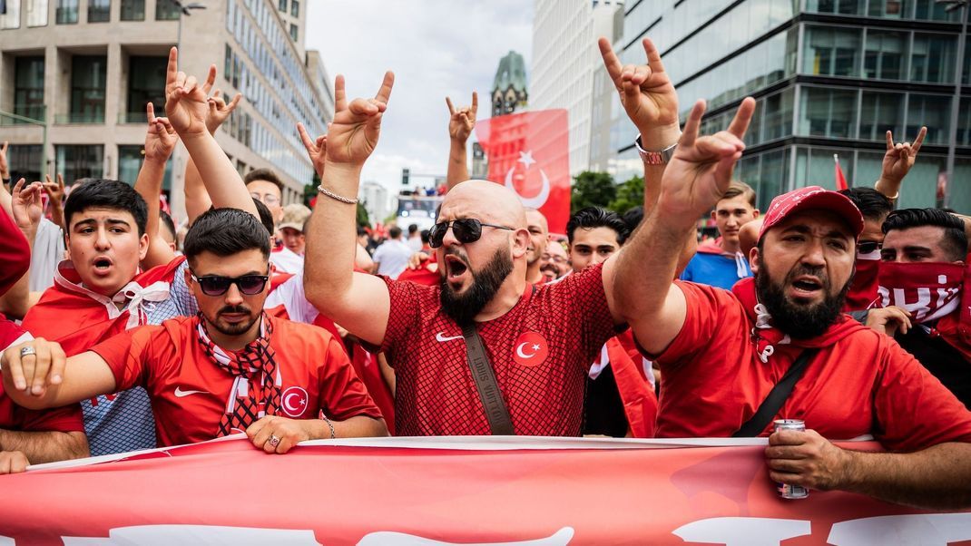 Euro 2024: Türkische Fans in Berlin