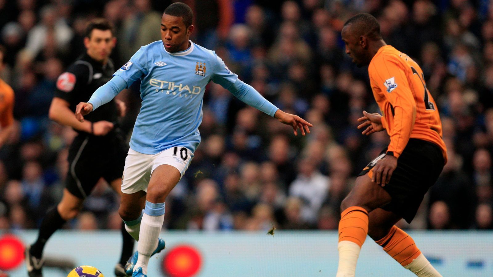 
                <strong>Platz 30 - Robinho (Manchester City)</strong><br>
                &#x2022; Ablösesumme: 104 Millionen Euro<br>&#x2022; Wechsel von Real Madrid zu Manchester City (2008)<br>
              