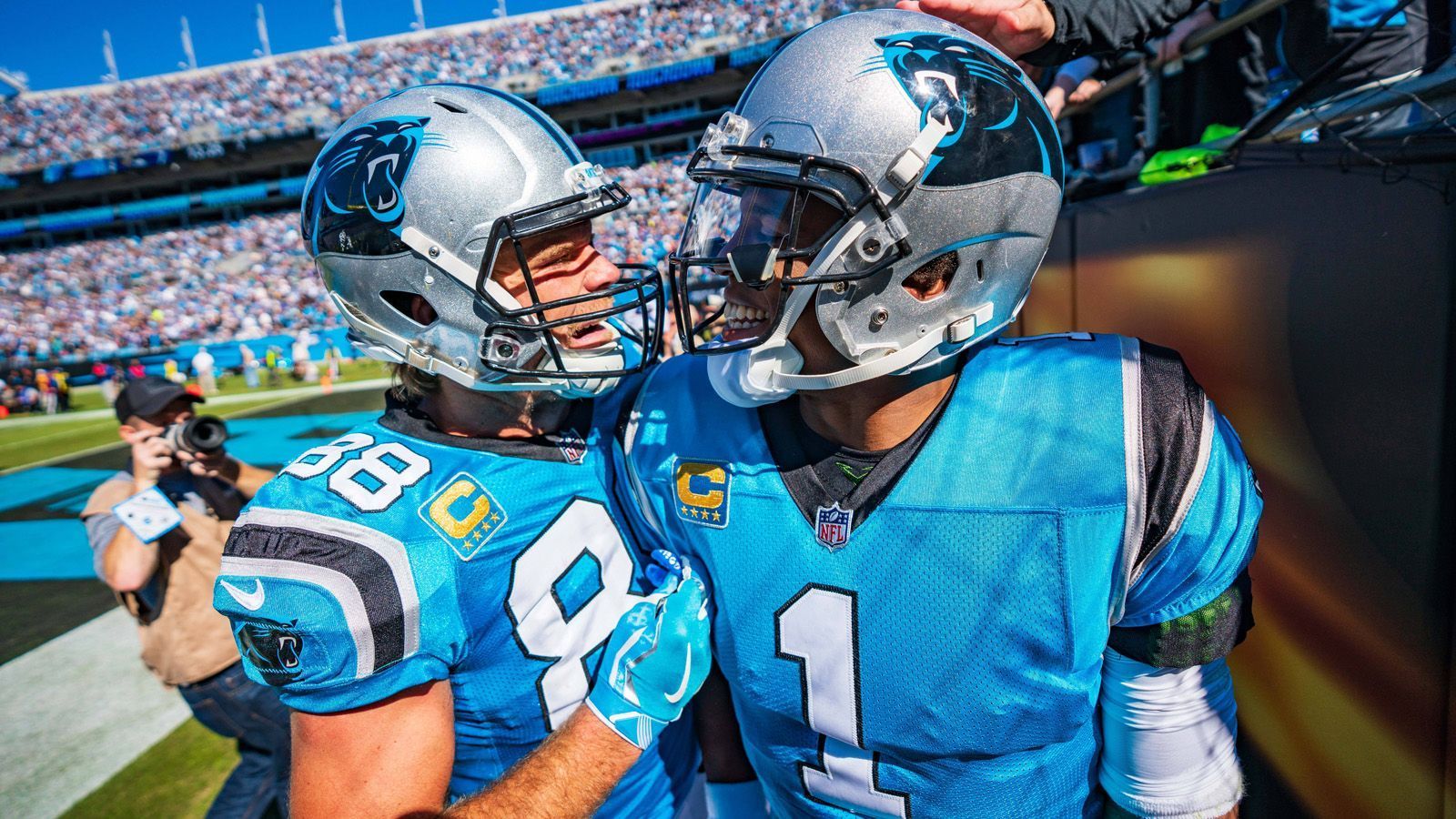 
                <strong>Carolina Panthers</strong><br>
                Team Captains: Cam Newton (QB), Greg Olsen (TE), Luke Kuechly (LB), Kawann Short (DT), Colin Jones (S), 6. Captain wird rotiert
              