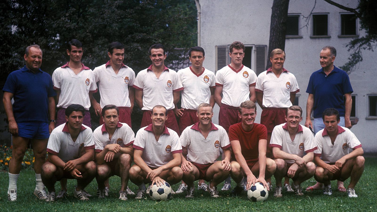 
                <strong>Heimtrikot der Saison 1965/66</strong><br>
                
              