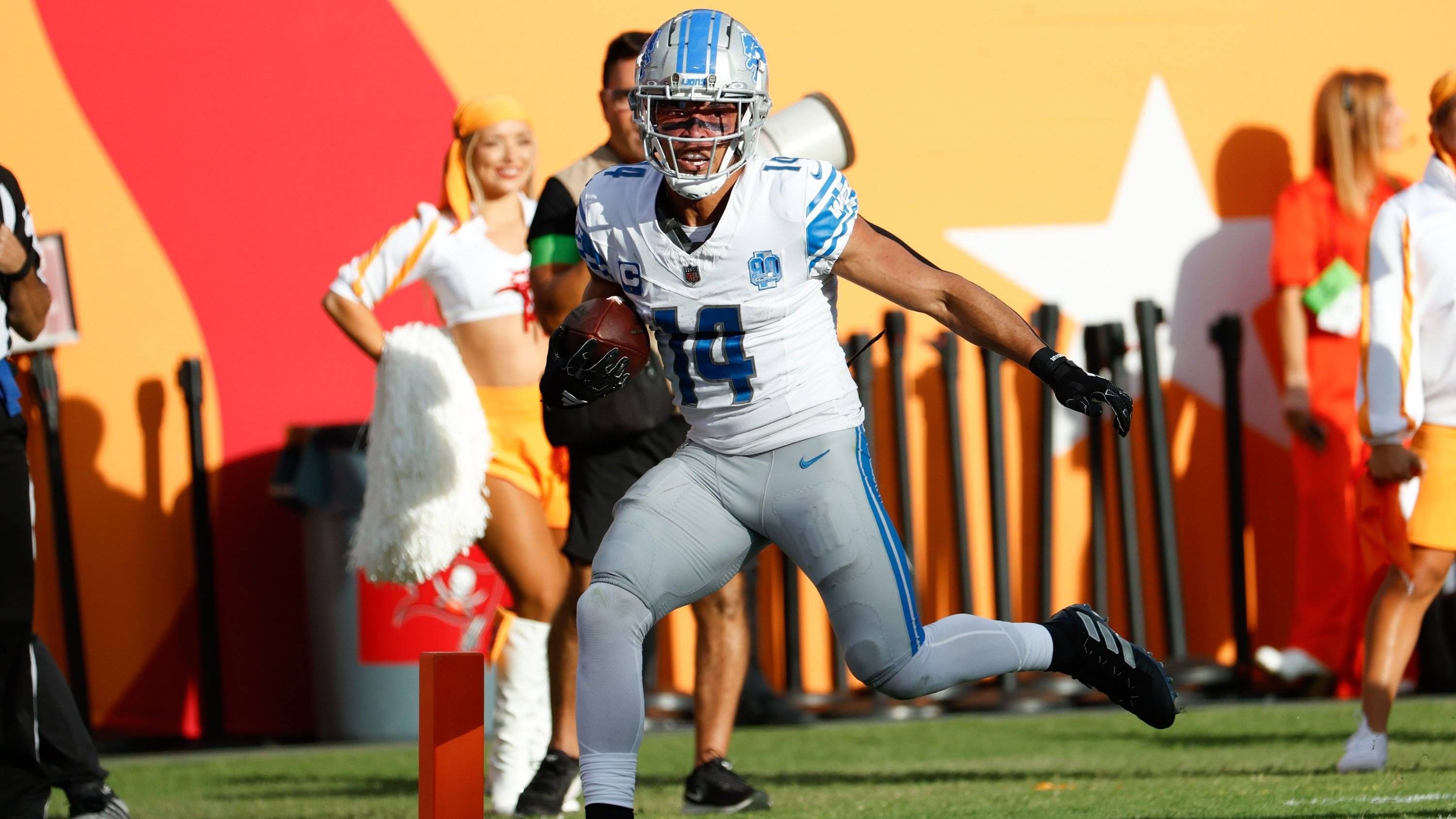 <strong>Amon-Ra St. Brown (Detroit Lions)</strong> <br>Der Wide Receiver zeigte mal wieder eine Top-Leistung. Im Spiel gegen die Minnesota Vikings spielte sich der Deutsche den Frust der Nicht-Nominierung für den Pro Bowl von der Seele. Beim 30:20-Sieg sammelte er 144 Receiving Yards und erzielte einen Touchdown. Und das alles in 41 Snaps.