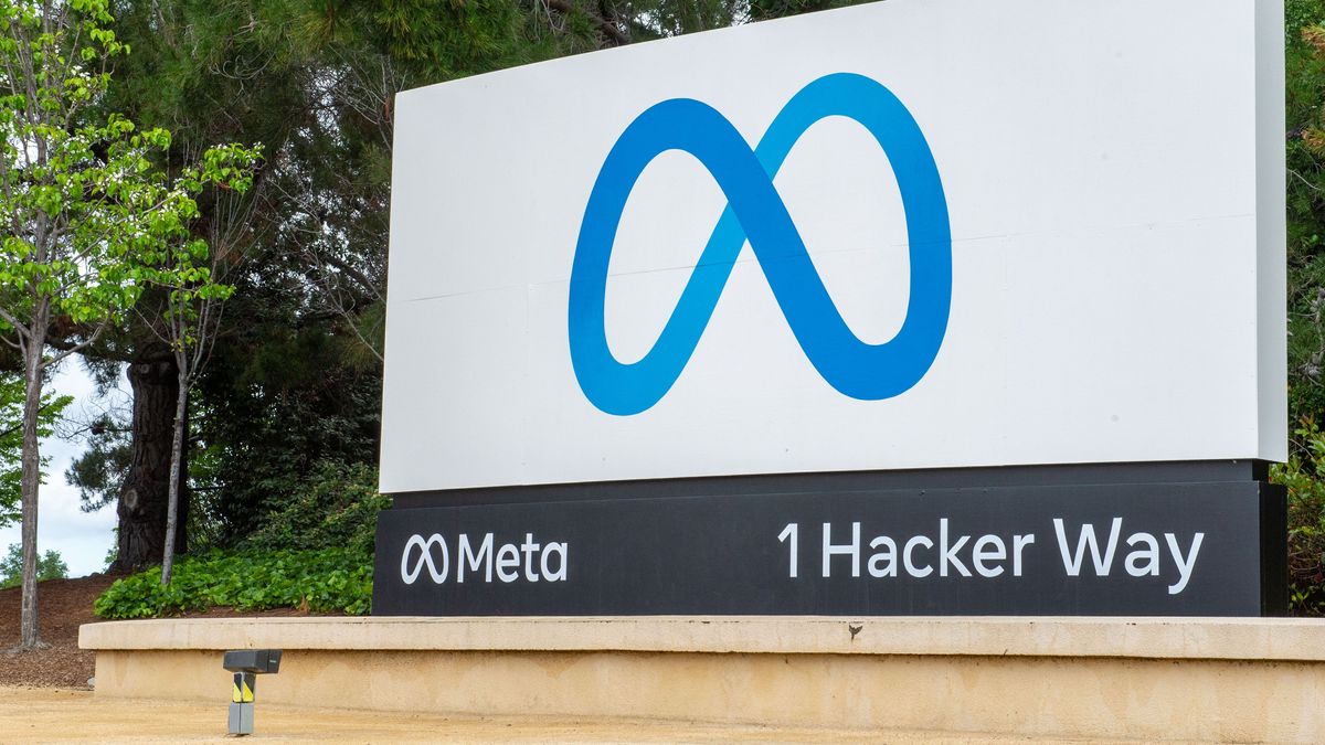 8. Mai 2023, USA, Menlo Park: Das Logo des Facebook-Konzerns Meta ist in der Nähe der Konzernzentrale zu sehen. 