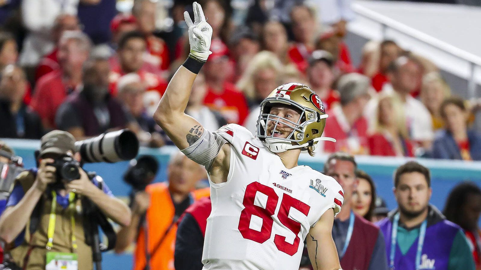 
                <strong>San Francisco 49ers</strong><br>
                Overall Ratings:George Kittle – 98 -Trent Williams – 93 -Fred Warner – 91 -Richard Sherman – 91 -Nick Bosa – 90 -Kyle Juszczyik - 87 -Arik Armstead – 86 -Kyle Juszczyk – 86 -Raheem Mostert - 86 -Dee Ford – 85
              