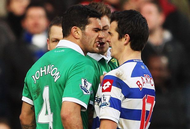 
                <strong>Bradley Johnson vs. Joey Barton</strong><br>
                "Bad Boy Barton" titelten einige Medien nach der Aktion von Joey Barton gegen Bradley Johnson. Der Kapitän der Queens Park Rangers sorgte mit einer Art Kopfstoß gegen Norwichs Bradley Johnson für Unmut.
              