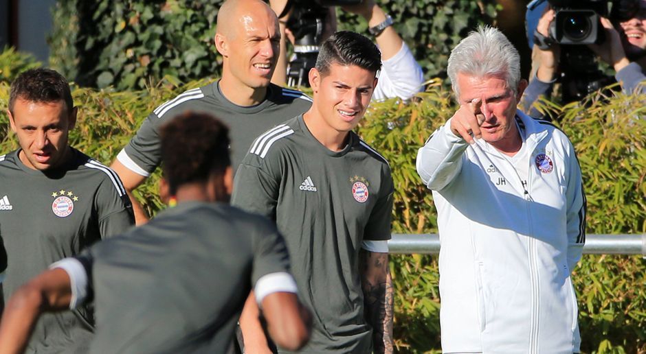 
                <strong>Pünktlichkeit</strong><br>
                Unter dem ehemaligen Bayern-Trainer Carlo Ancelotti war der angesetzte Beginn der Trainingseinheiten eher ein gut gemeinter Anhaltspunkt. Der Italiener kam meist selbst zu spät und so verzögerte sich häufig der Auftakt. Nicht mit "Don Jupp". Der 72-Jährige beginnt pünktlich. Und erwartet von jedem Bayern-Profi zu dem Zeitpunkt bereit zu sein. Stichwort: Disziplin.
              