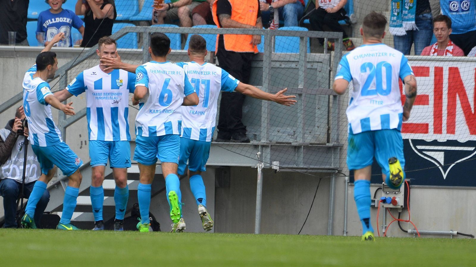 
                <strong>Chemnitzer FC</strong><br>
                Landespokalsieger Sachsen: 2:0-Finalsieg gegen den FSV Zwickau
              