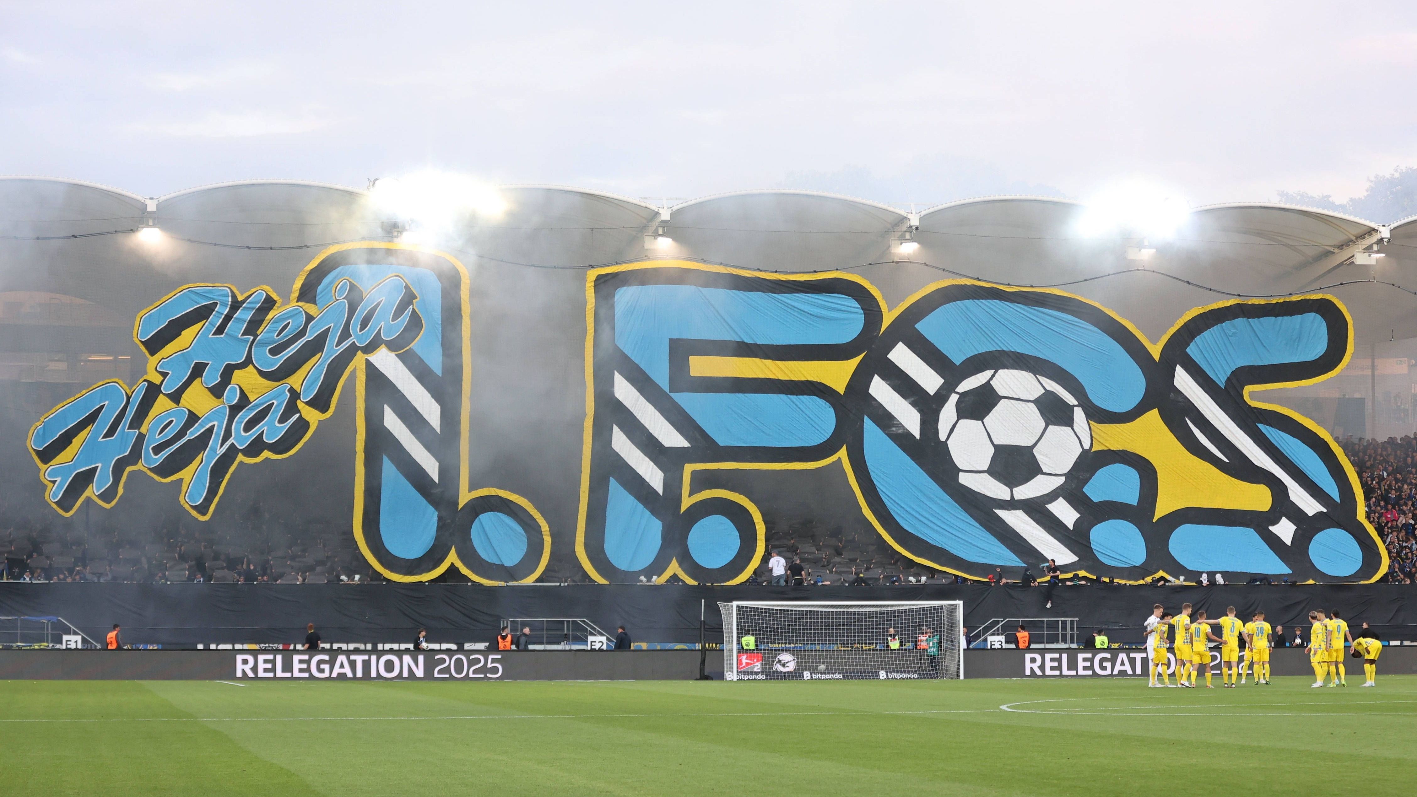 <strong>1. FC Saarbrücken</strong><br>Der 1. FC Saarbrücken ist wieder da, als <strong>Saar United</strong>. Der Traditionsklub mit 2000 Mitgliedern ist der erste, der per Crowdfunding und Blockchain-Voting aufgestellt wird. Jeder Fan hat Stimmrecht, auch bei der Trainerwahl.