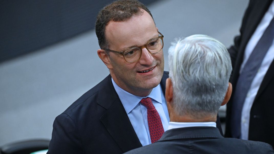 Unionsfraktionschef Jens Spahn (CDU)&nbsp;will über Reformen der Erbschaftsteuer sprechen und erhält Zustimmung aus der eigenen Partei.