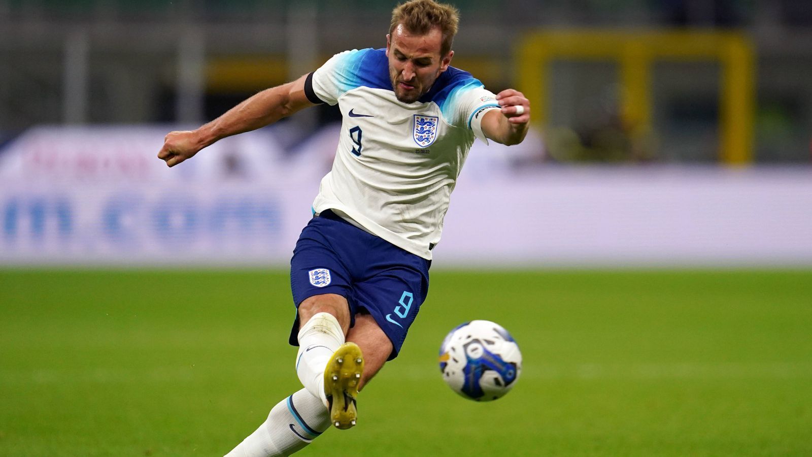 
                <strong>Platz 8: Harry Kane (England)</strong><br>
                &#x2022; Position: Mittelstürmer<br>&#x2022; Alter: 29<br>&#x2022; Verein: Tottenham Hotspur<br>&#x2022; Marktwert: <strong>90 Millionen Euro</strong><br>
              