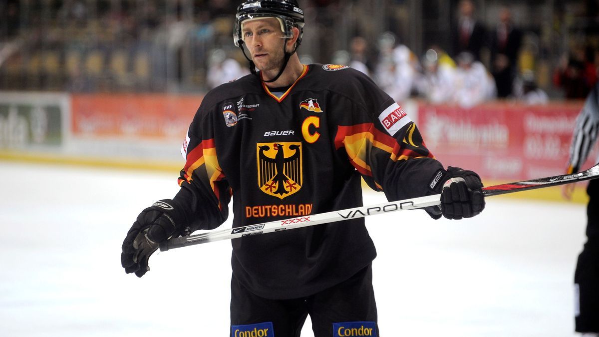 Sven Felski in der deutschen Eishockeynationalmannschaft beim Deutschland Cup 2009.