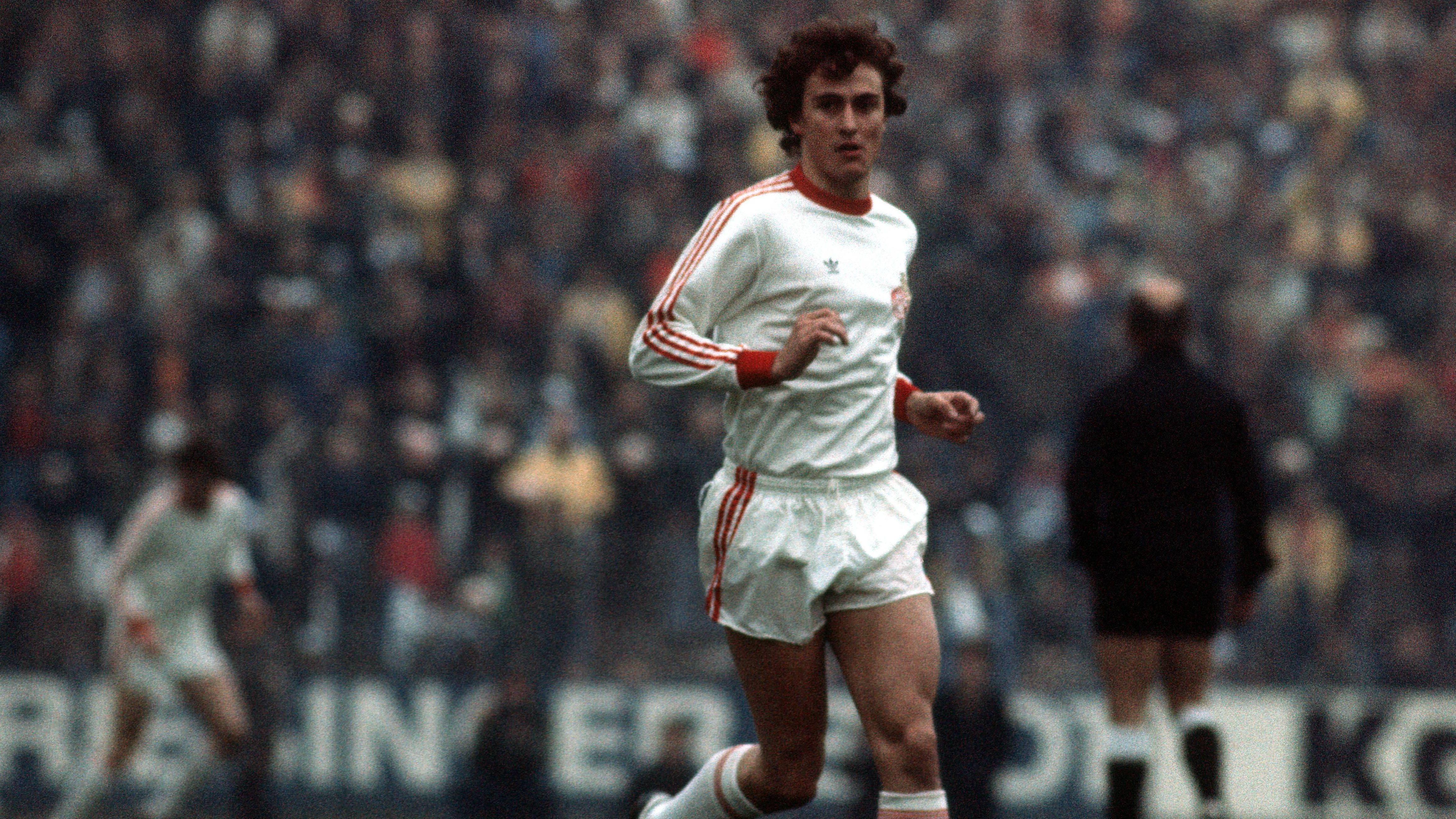 
                <strong>3. Dieter Müller (1. FC Köln)</strong><br>
                Alter: 23 Jahre und 50 TageSaison: 1976/1977Tore: 34
              