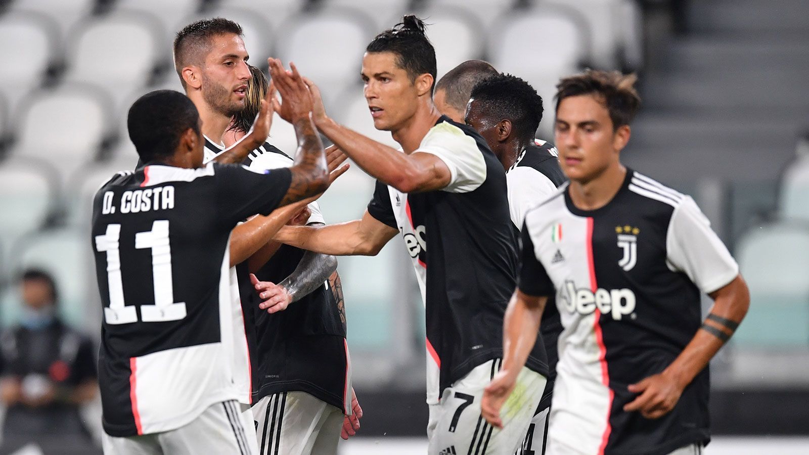 
                <strong>Platz 5: Juventus Turin</strong><br>
                 - Punkte 2015/16: 18,000 - Punkte 2016/17: 33,000 - Punkte 2017/18: 23,000 - Punkte 2018/19: 21,000 - Punkte 2019/20: 22,000 - Gesamtpunktzahl: 117,000
              