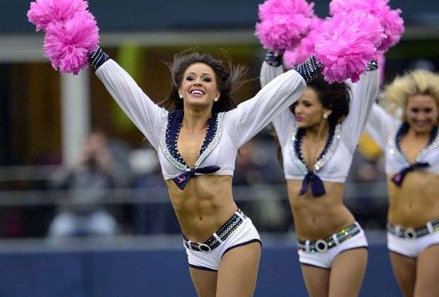 
                <strong>Seattle Seahawks</strong><br>
                Wer den Seahawks-Cheerleadern diese Puschel-Farbe empfohlen hat, gehört bestraft.
              