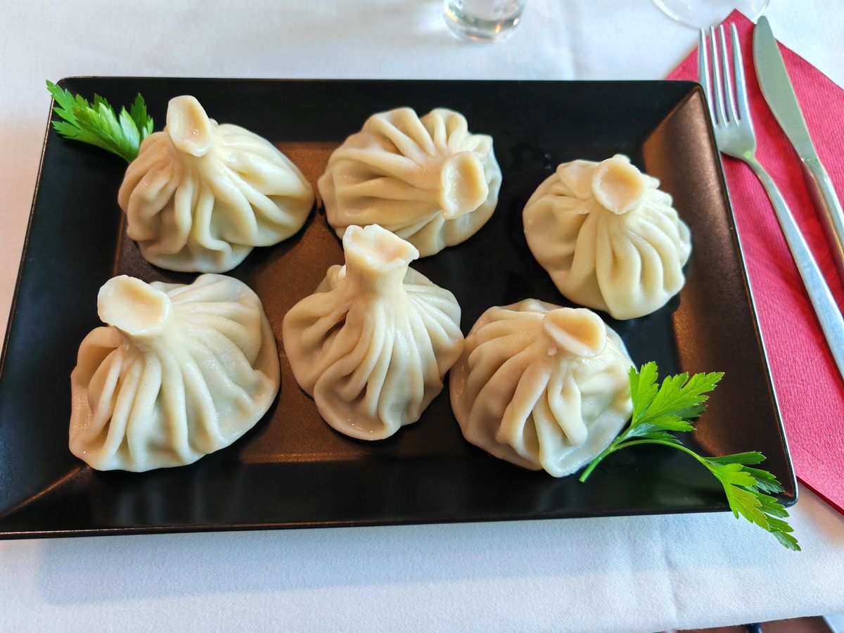 Rezept: Rinderfilet mit Jägersauce, Ofenkartoffel und Sour Creme
