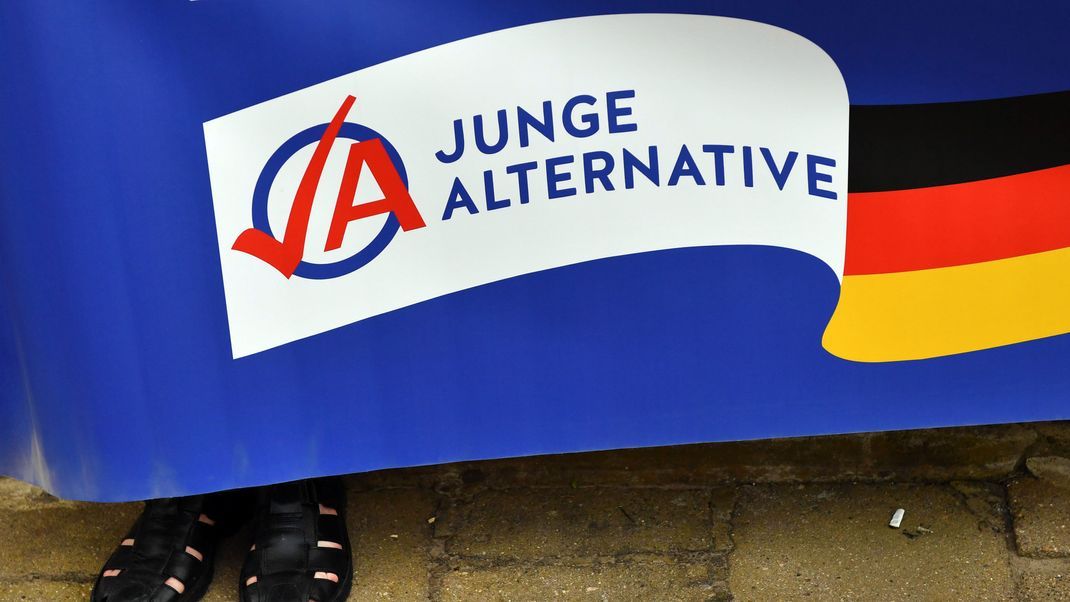 Der Brandenburger Verfassungsschutz hat die AfD-Jugendorganisation Junge Alternative (JA) als rechtsextremistisch eingestuft.