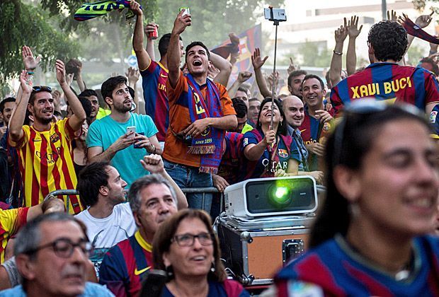 
                <strong>Champions-League-Finale: Juventus Turin vs. FC Barcelona</strong><br>
                Auch beim großen Public Viewing in Barcelona löst der Treffer natürlich große Freude aus.
              