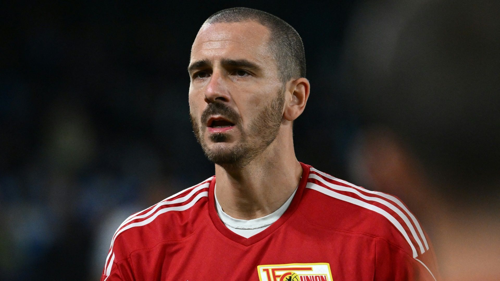 <strong>Leonardo Bonucci (Fenerbahce Istanbul)</strong><br>Der italienische Europameister Leonardo Bonucci hat sein Intermezzo beim Fußball-Bundesligisten Union Berlin nach nur einem halben Jahr wieder beendet. Die abstiegsbedrohten Köpenicker verkündeten die erwartete Trennung vom 36 Jahre alten Innenverteidiger am Donnerstagabend. Bonucci wechselt in die Türkei zu Fenerbahce Istanbul.