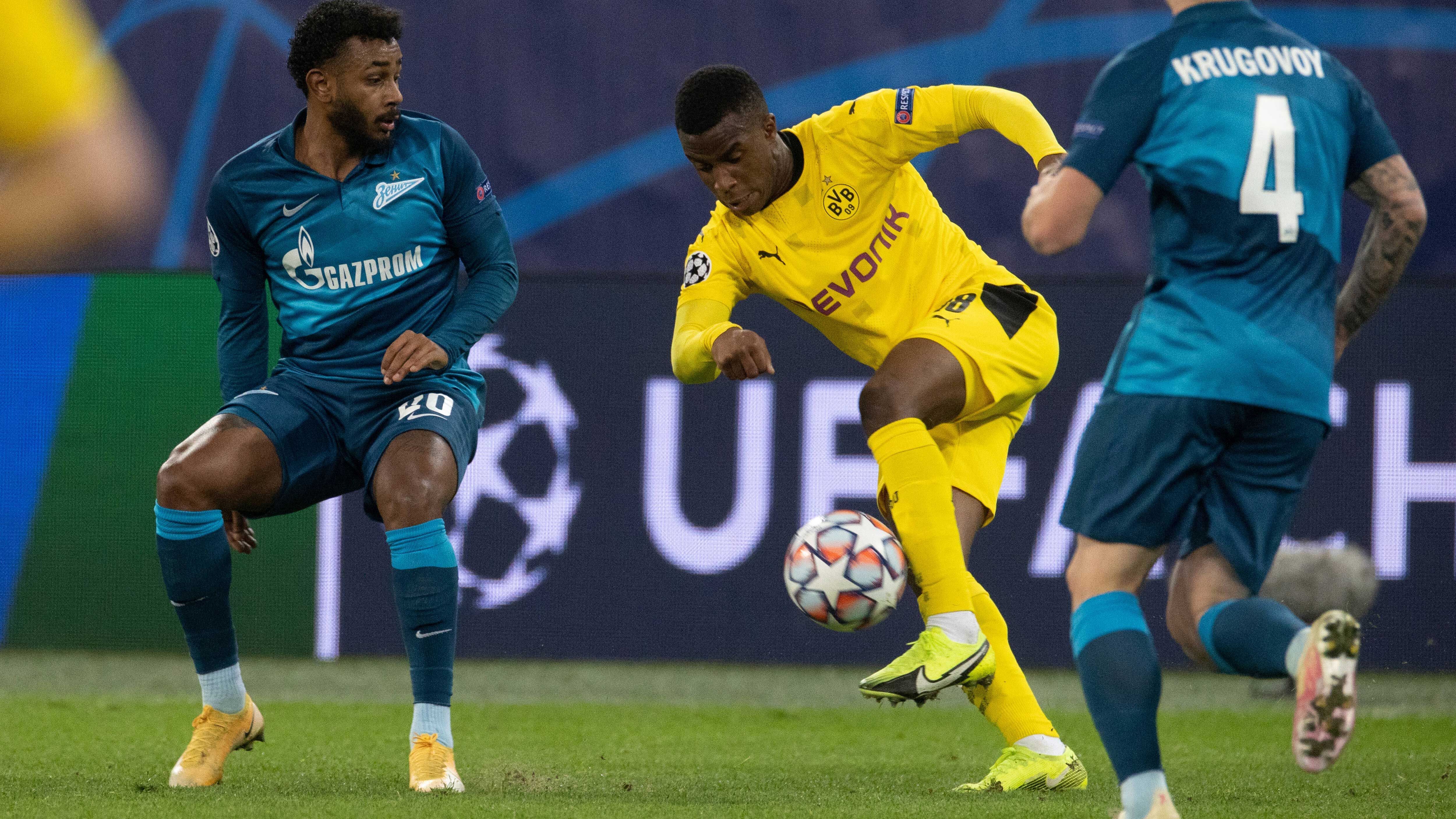 
                <strong>Champions-League-Debüt</strong><br>
                Nur 17 Tage nach dem Bundesliga-Debüt folgt direkt der nächste Meilenstein. In der Champions League geht es für die Schwarz-Gelben gegen Zenit St. Petersburg. Der 16 Jahre und 18 Tage alte Moukoko kommt in der 58. Minute für Felix Passlack auf den Rasen und kann sich fortan "jüngster Champions-League-Spieler der Geschichte" nennen. 
              