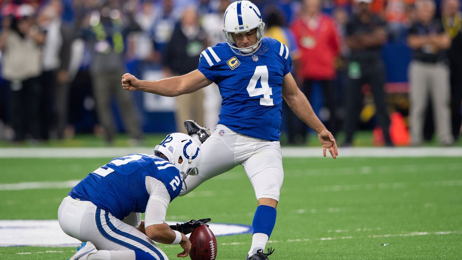 
                <strong>Adam Vinatieri (Indianapolis Colts)</strong><br>
                Durchschnittliches Jahresgehalt: 3.875.000 Dollar 
              