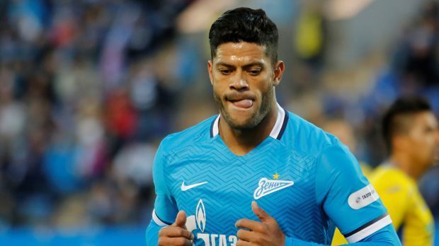 
                <strong>Hulk</strong><br>
                Hulk (Zenit St. Petersburg) - Gianvildo Viera de Souza, genannt Hulk, sorgte beim FC Porto für Furore. Dann entschied er sich für einen Wechsel. Allerdings in die russische Kälte von St. Petersburg - für ein fürstliches Gehalt. Angebote dürfte es genügend geben, doch mit 29 Jahren tickt die Uhr für den bulligen Angreifer.
              