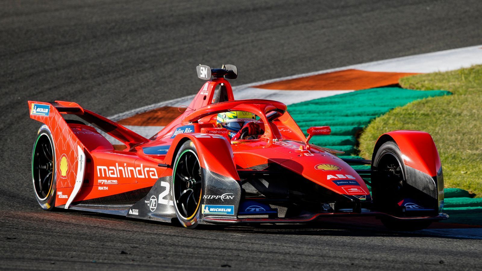 
                <strong>Mahindra Racing</strong><br>
                &#x2022; Fahrer: Oliver Rowland und Alexander Sims - <br>&#x2022; Antrieb: Mahindra M7Electro<br>
              