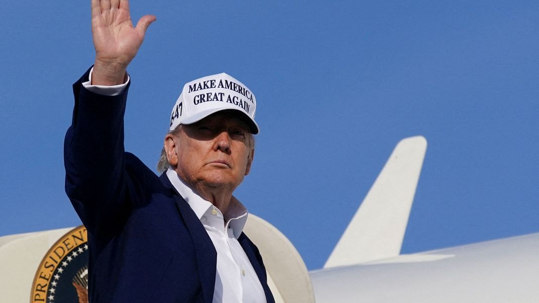 Der Regierung von US-Präsident Trump (Bild) sind die aktuellen Maßnahmen in der Migrationspolitik noch nicht konsequent genug. (Archivbild)