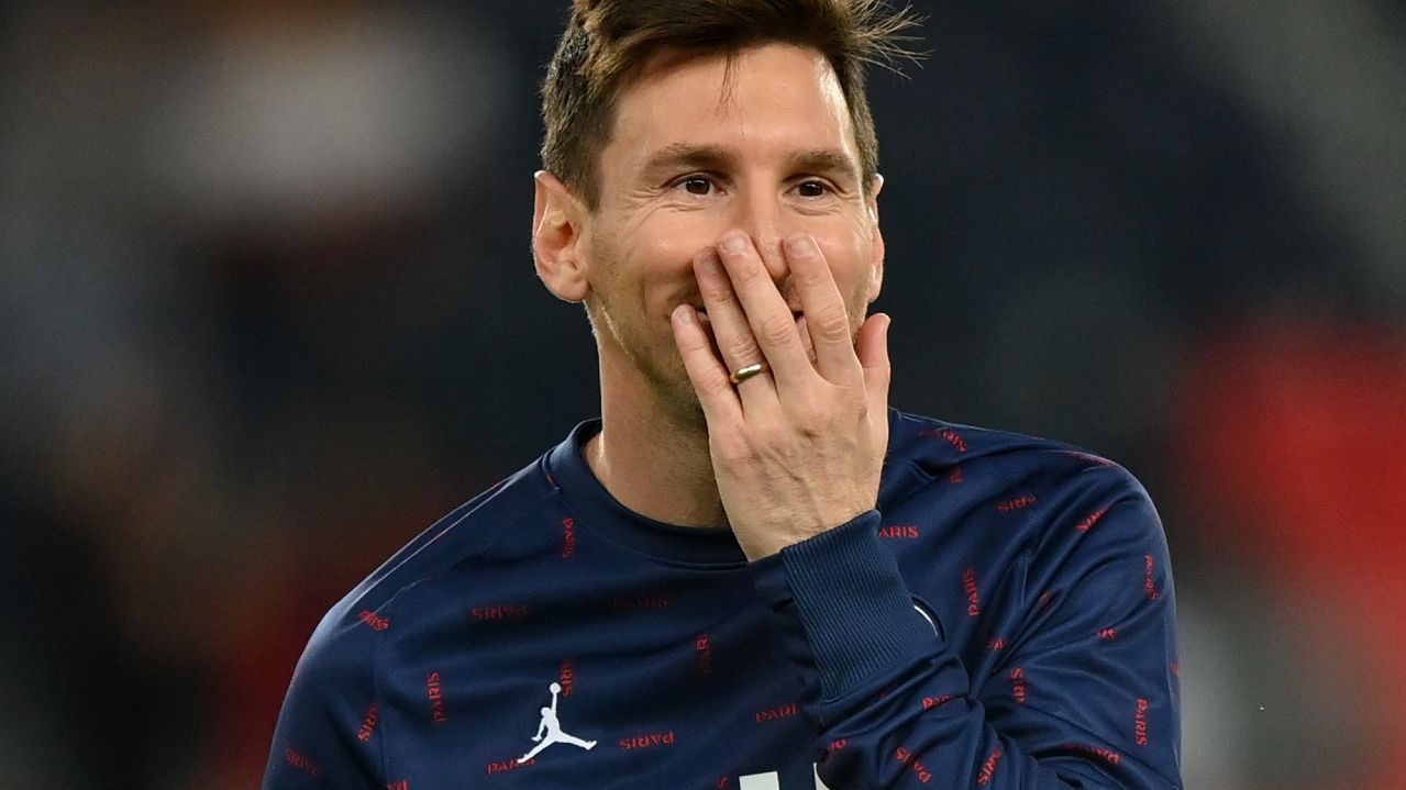 
                <strong>Platz 3: Lionel Messi (Paris Saint-Germain)</strong><br>
                Jahresgehalt: 40,5 Millionen EuroVertrag bis: 2023
              