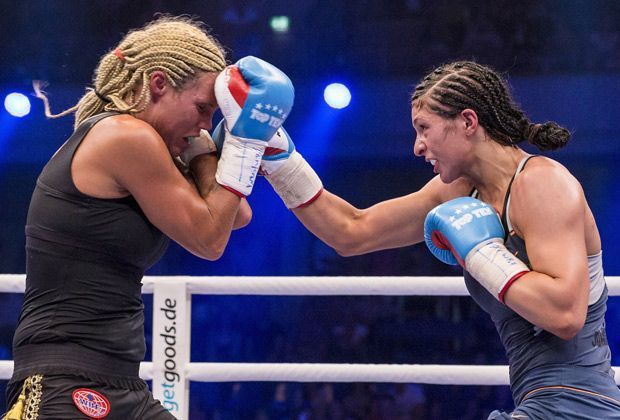 
                <strong>Schwieriger Fight gegen Mikaela Lauren</strong><br>
                Am 13. Juli 2013 trat sie wieder im Mittelgewicht an. Dort hatte sie es mit der Schwedin Mikaela Lauren zu tun.
              