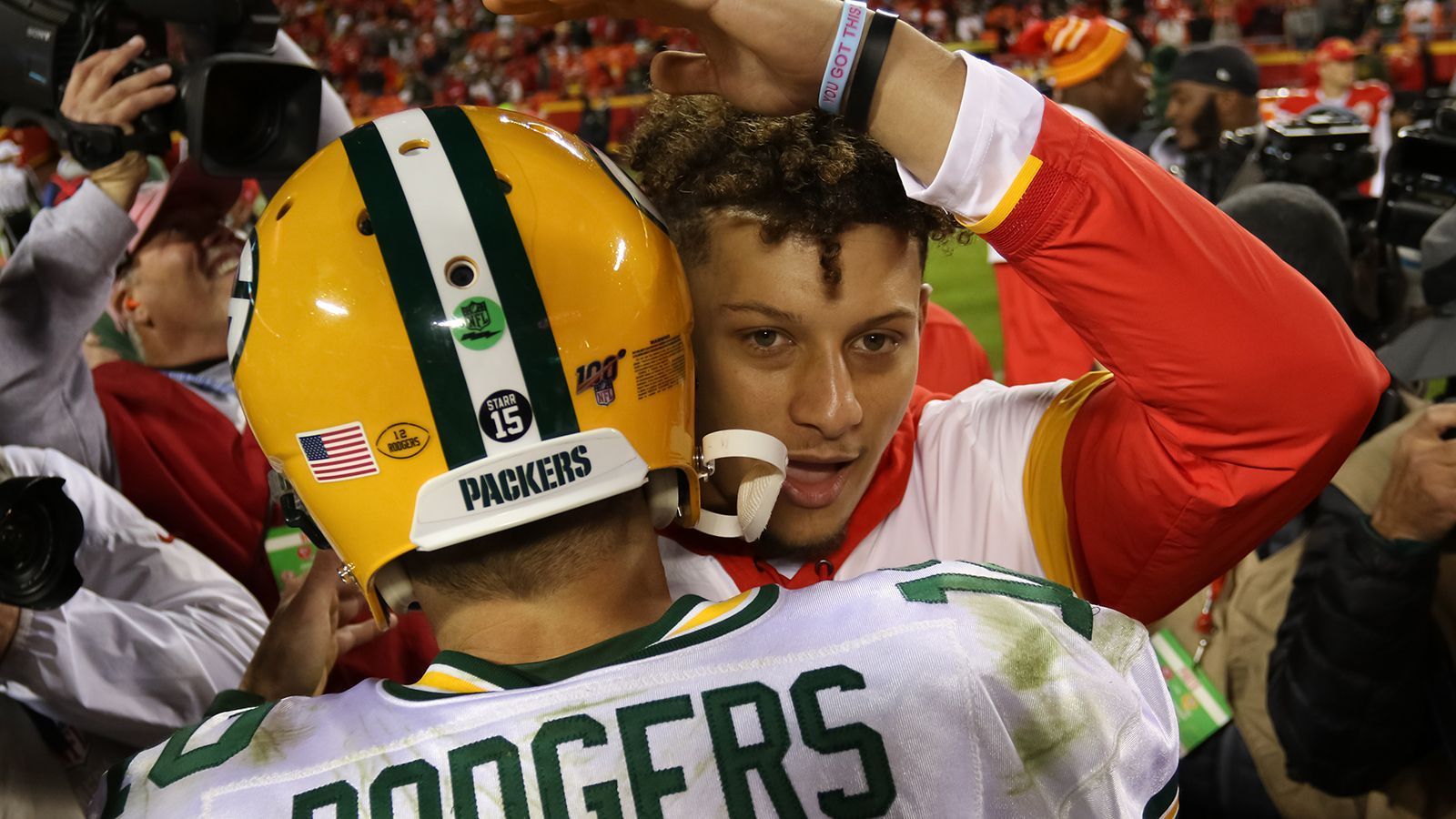 
                <strong>Green Bay Packers at Kansas City Chiefs (Week 9)</strong><br>
                Der Erste der NFC North ist am 9. Spieltag beim Ersten der AFC West zu Gast. Der MVP der Vorsaison empfängt den MVP der Spielzeit 2018, Aaron Rodgers trifft auf Patrick Mahomes. Die Bilanz: sieben Siege der Chiefs, fünf Siege der Packers, ein Unentschieden. Das letzte Aufeinandertreffen: 27. Oktober 2019 (31:24 für Green Bay).
              