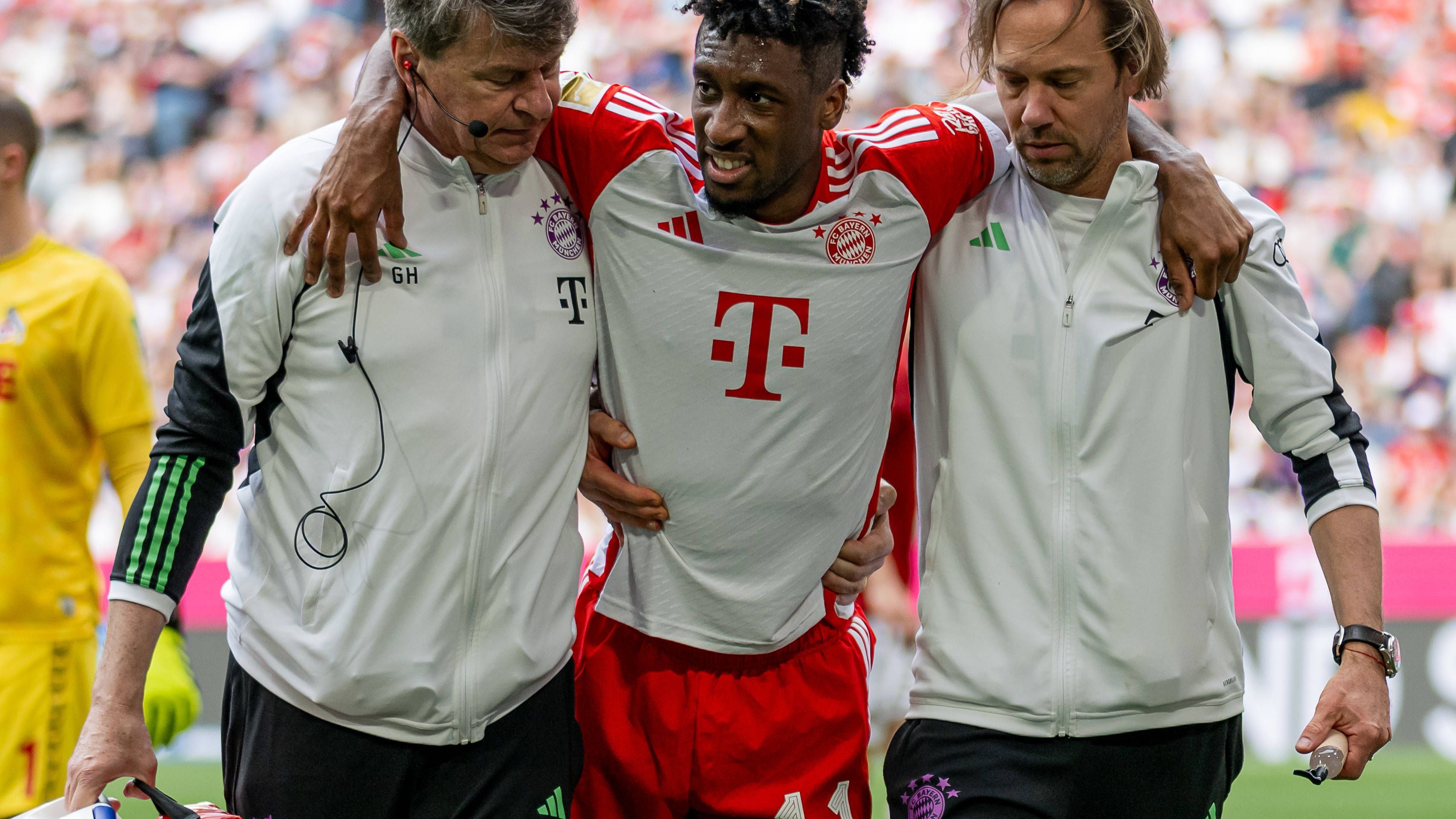 <strong>Kingsley Comans Krankenakte beim FC Bayern München</strong><br>Am vergangenen Samstag musste Kingsley Coman gegen den 1. FC Köln vom Platz begleitet werden. Der Franzose fällt wohl einige Wochen aus, "Sky" berichtet sogar, dass die Europameisterschaft in Gefahr sei. Doch es ist nicht Comans erste Verletzung beim FC Bayern München. <em><strong>ran</strong></em> schaut auf die schier unfassbare Verletzungshistorie des Flügelflitzers (Stand: 15. April 2024).