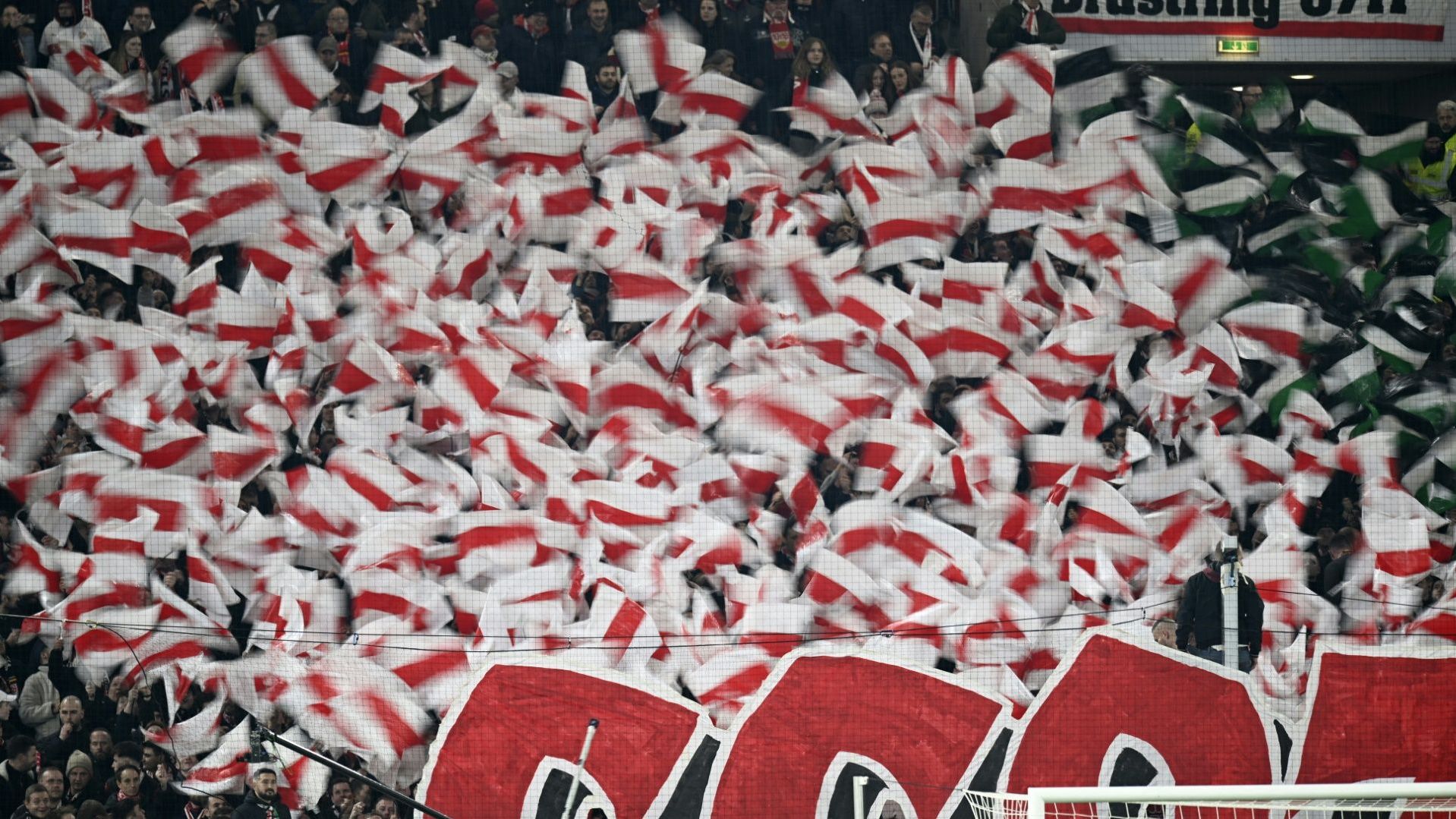 <strong>2061 VfB Stuttgart</strong> <br>Jugendakademie zahlt sich erneut aus