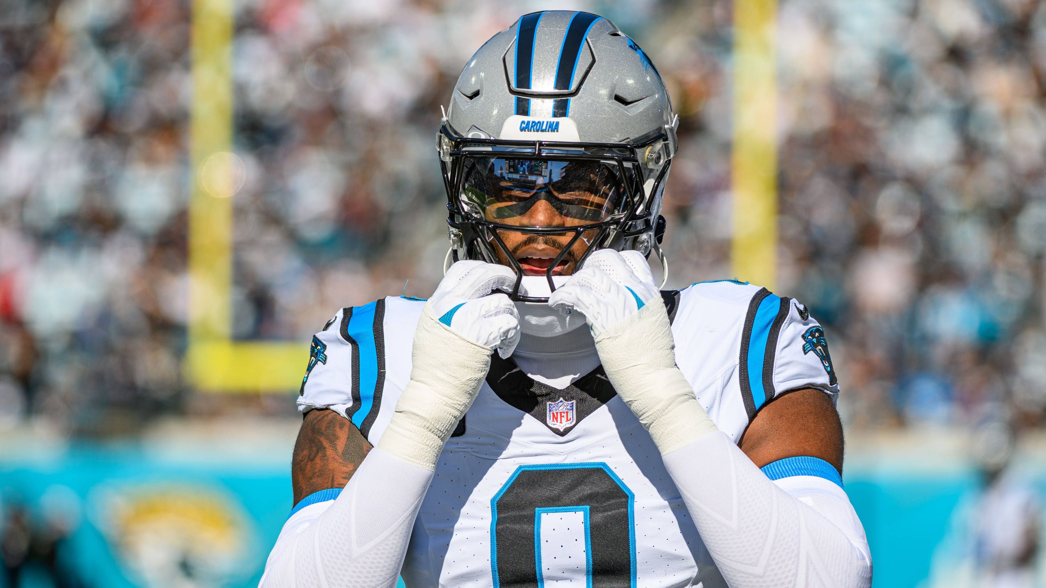 <strong>Carolina Panthers<br></strong>Franchise Tag vergeben an: Brian Burns<br>Position: Linebacker<br>Vertragsupdate: Trade mit den New York Giants <br>Konditionen: Panthers bekommen Zweit- und Fünftrundenpick - Giants geben Burns einen Fünfjahresvertrag über 150 Millionen US-Dollar, 87,5 Millionen US-Dollar sind garantiert