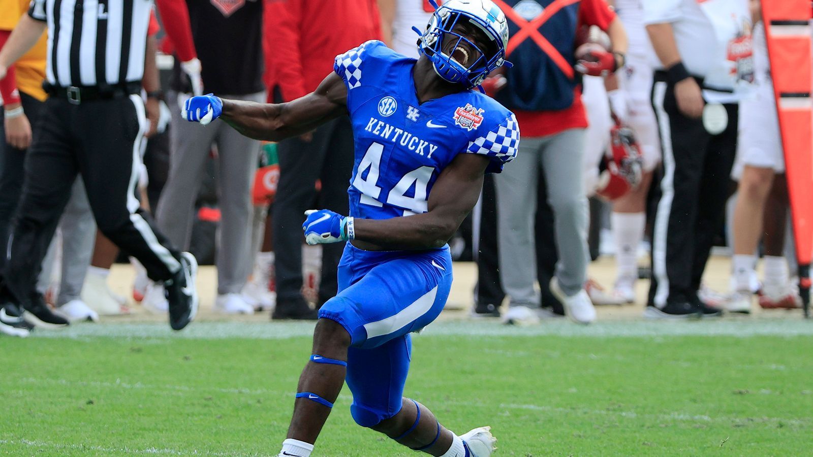 
                <strong>19. Pick: Washington Football Team - Jamin Davis</strong><br>
                &#x2022; Linebacker -<br>&#x2022; Kentucky<br>
              