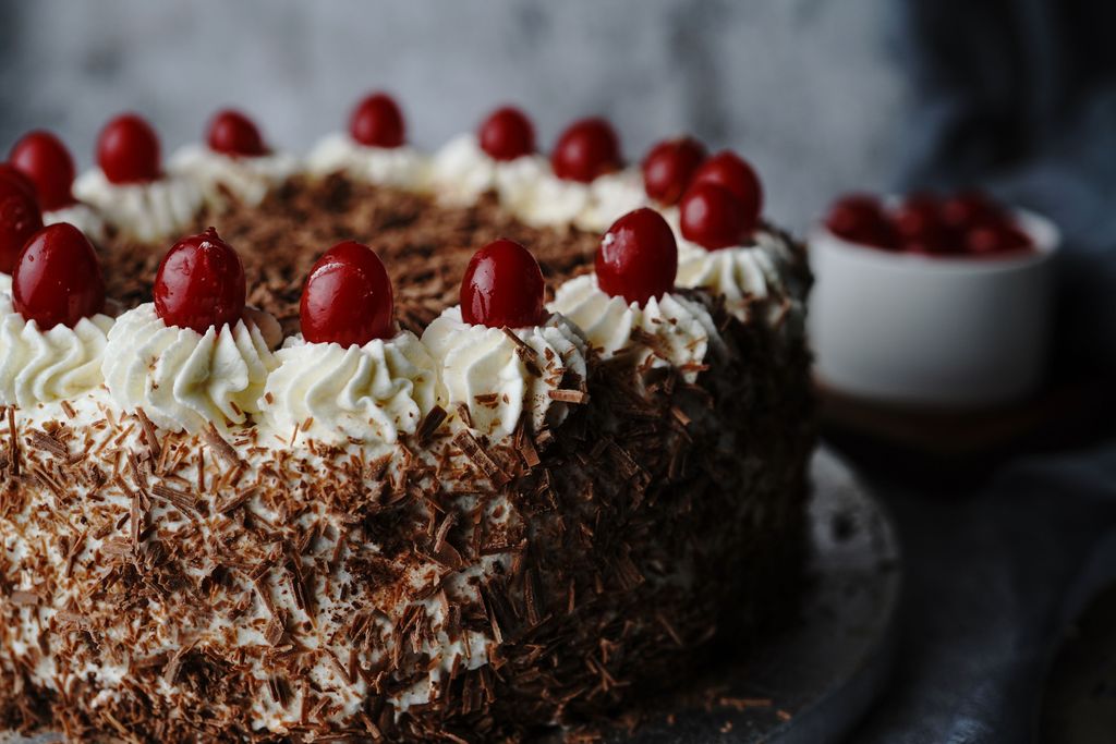 Sahne-Kirsch-Torte backen: Das himmlische Familien-Rezept für den ...