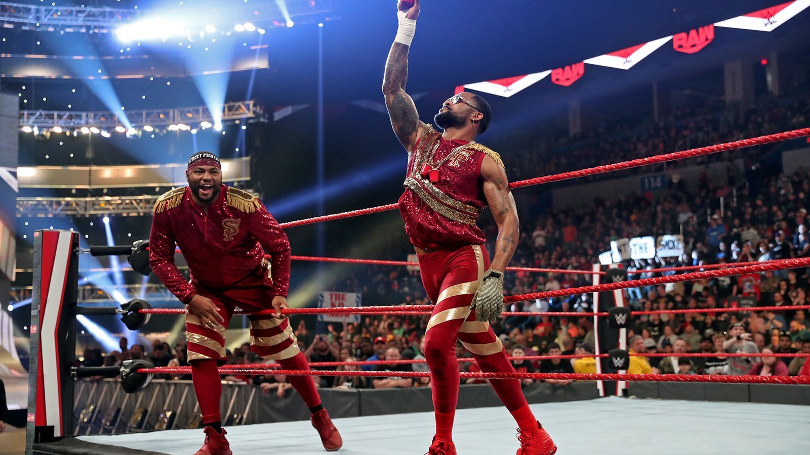 
                <strong>WWE Raw Tag Team Championship</strong><br>
                WWE Raw Tag Team ChampionshipAktuelle Titelträger: The Street Profits (Angelo Dawkins & Montez Ford)Titel gewonnen gegen: Seth Rollins and MurphyChampion seit: 2. März 2020 (RAW)
              