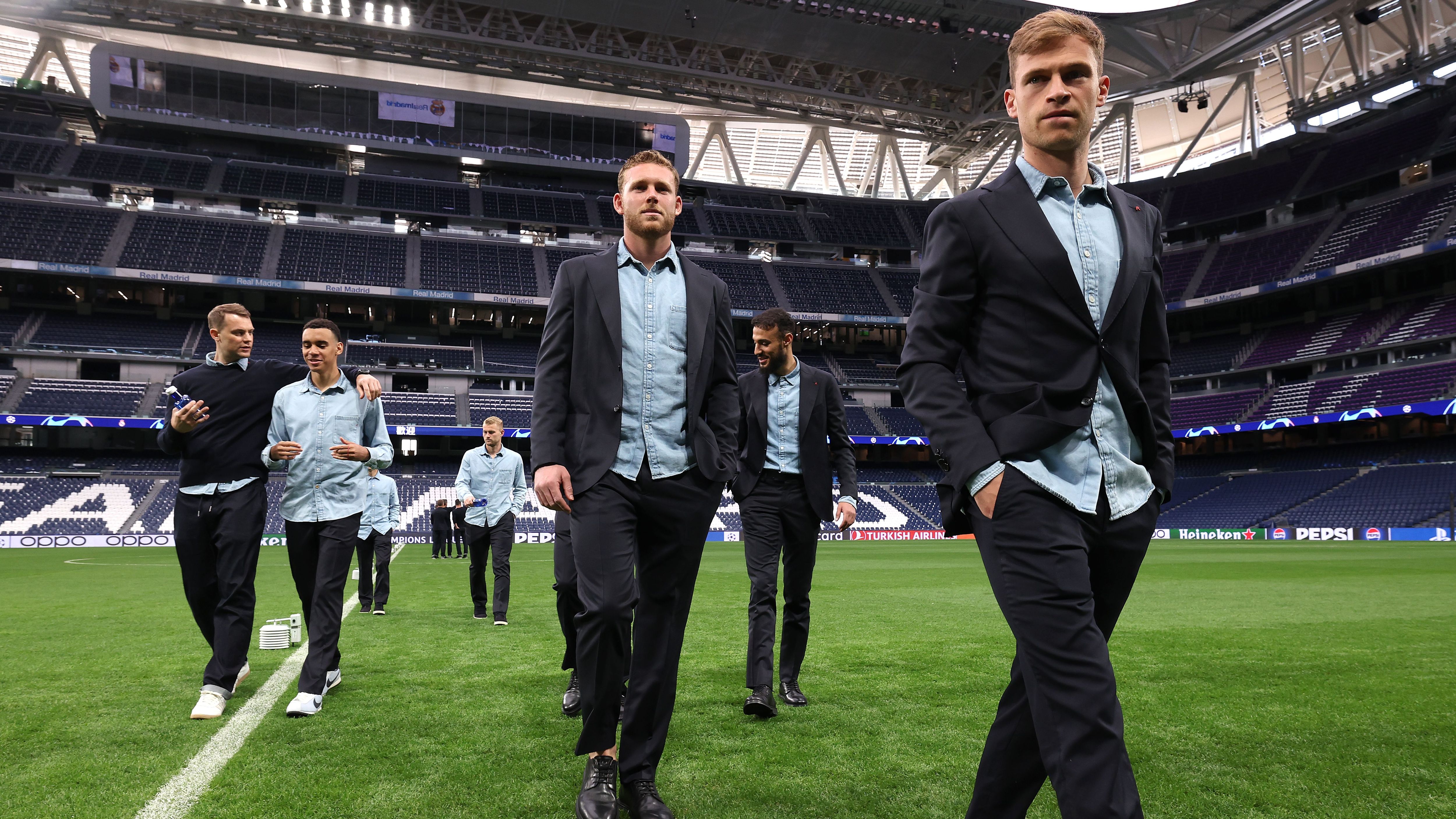 <strong>Mannschaft vs. Bernabeu</strong><br>"90 Minuten im Bernabeu sind sehr lang" lautet eine Volkssage aus Spanien. Und in der Tat: Wenn Real Madrid ein Rückspiel im Europapokal zu Hause austragen darf, dann ist dieses Team fast nicht zu schlagen. Die Bayern haben es ein Mal geschafft, sind aber auch schon ein paar Mal ausgeschieden. Auch in seiner umgebauten Form ist dieses Stadion ein Mythos.