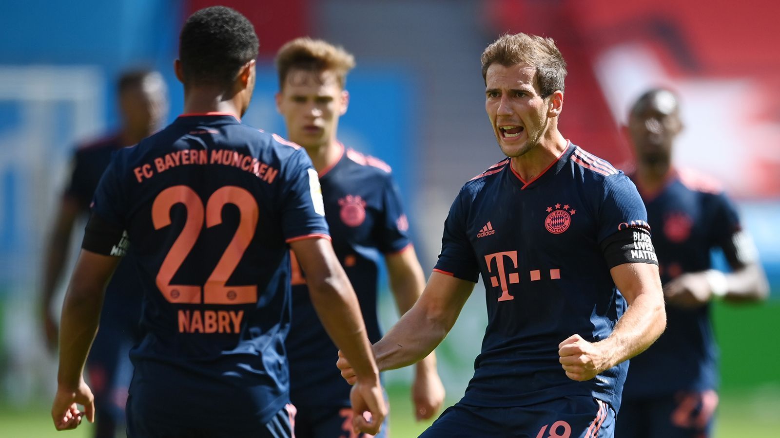 
                <strong>Nächstes Schützenfest für Bayern</strong><br>
                Der FC Bayern München feiert das nächste Schützenfest. Mit dem 4:2-Erfolg in Leverkusen hat der Rekordmeister mehr als eine Hand schon an der Schale. Die ran-Noten der Bayern-Stars.
              