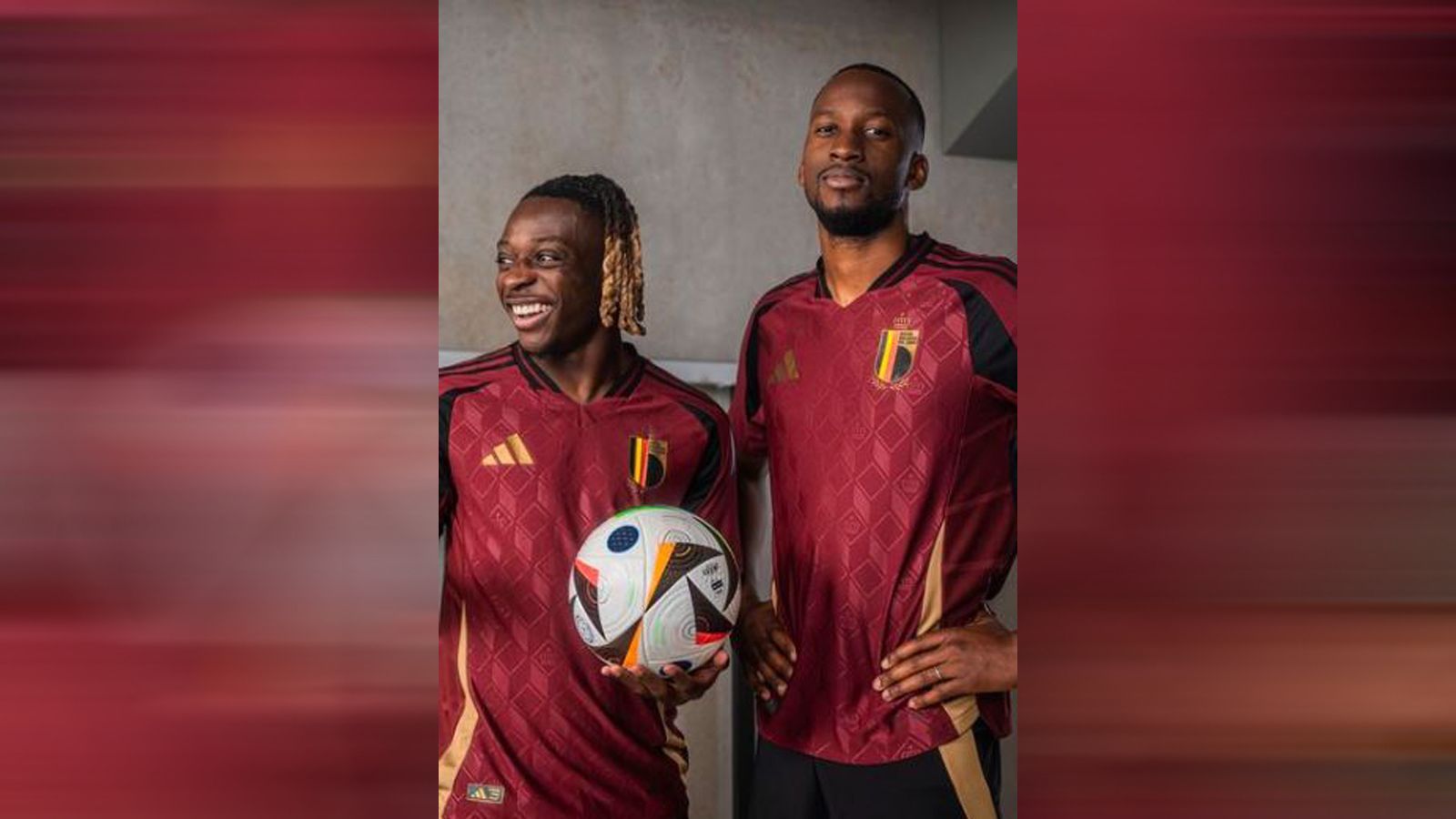 <strong>Gruppe E: Belgien - Heimtrikot<br></strong>Die belgischen Jerseys haben es in sich. Das edle Rot wird durch Schwarz und Gold ergänzt und gibt ein durchaus ansehnliches Bild ab.